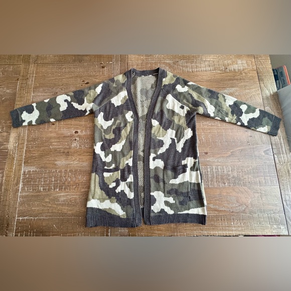Women’s Camouflage Cardigan Sweater, Size XXL - Picture 9 of 10